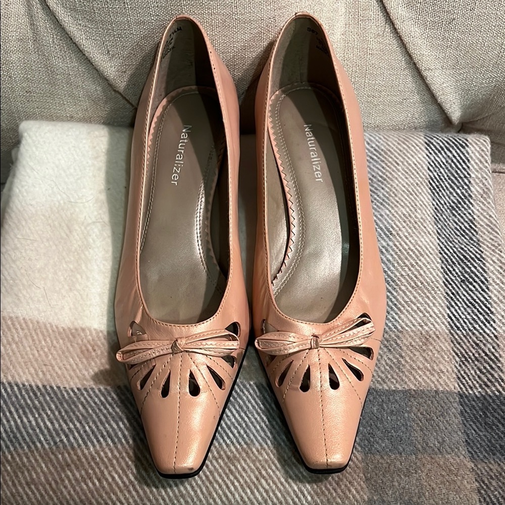 Naturalizer Peach/Pink Leather Pointed Toe Heels with Bow Detail